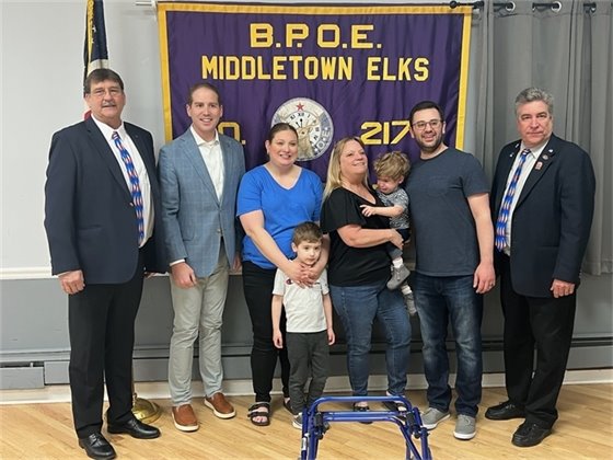 Photo of Mayor Perry, Middletown Elks Lodge 2179 members, and the Fiorello family