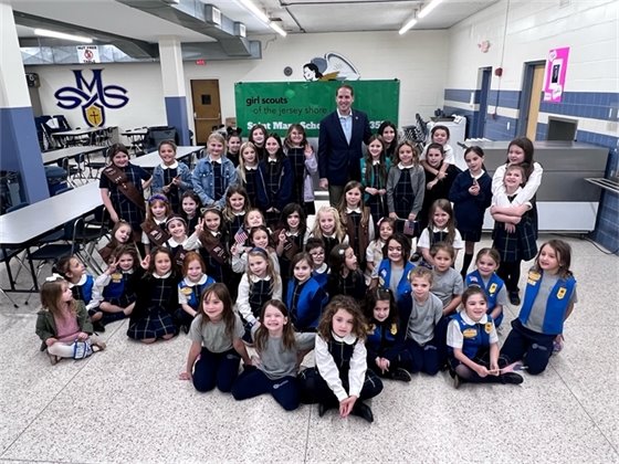 Group photo of Mayor Tony Perry and Troop 355