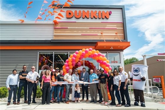 Group photo from Dunkin' ribbon cutting